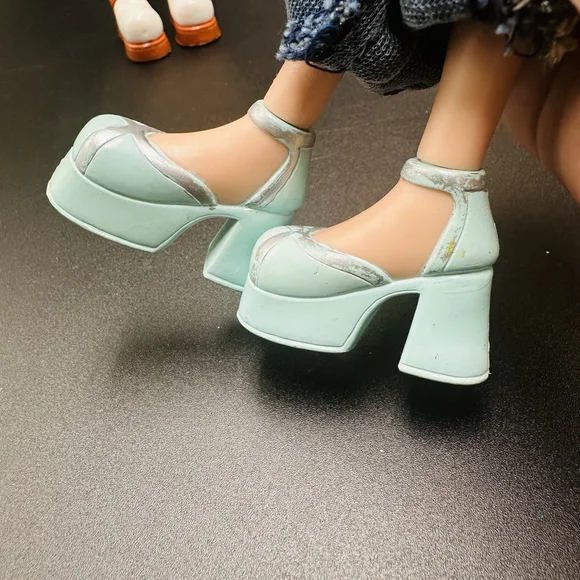 Bratz First Edition Cloe Doll ‘Altered’ 10" Blonde Hair W Outfit & Shoes 2001 - Picture 9 of 15